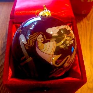 Gorgeous angel Christmas ornament